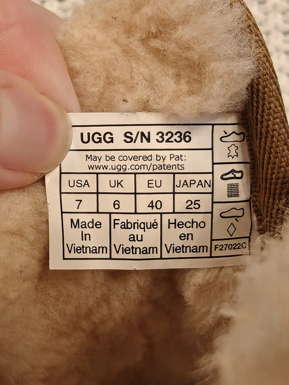 UGG Men's Neumel Suede Lace Up Chukka Boots in Chestnut - Sz 7